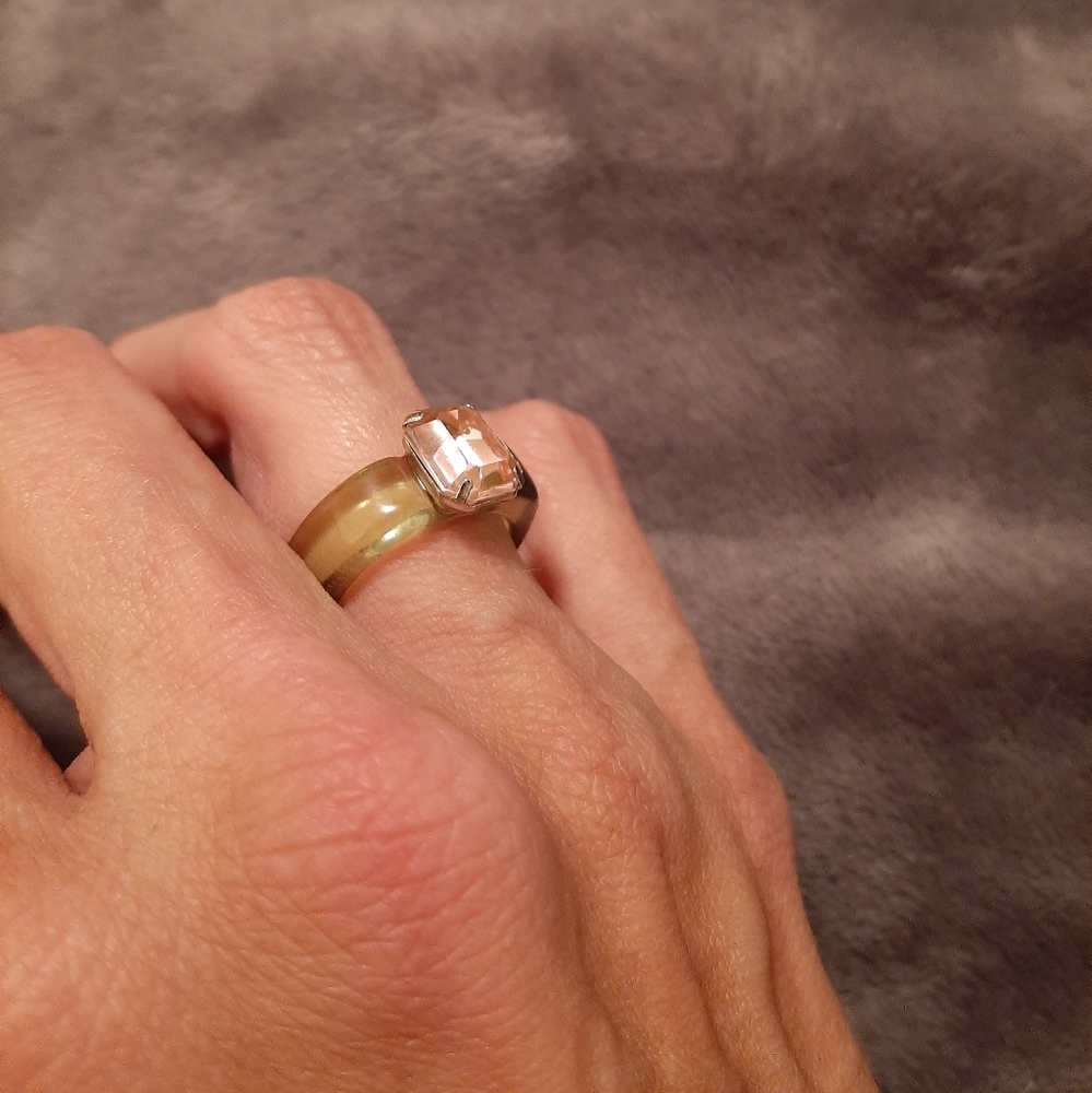 SIX Acrylic Rings 8/9 - Picture 9 of 9